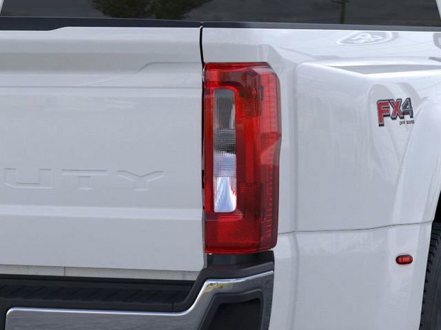 New 2026 Ford F450 XLT w/ FX4 Off-Road Package AWD/4WD image 21