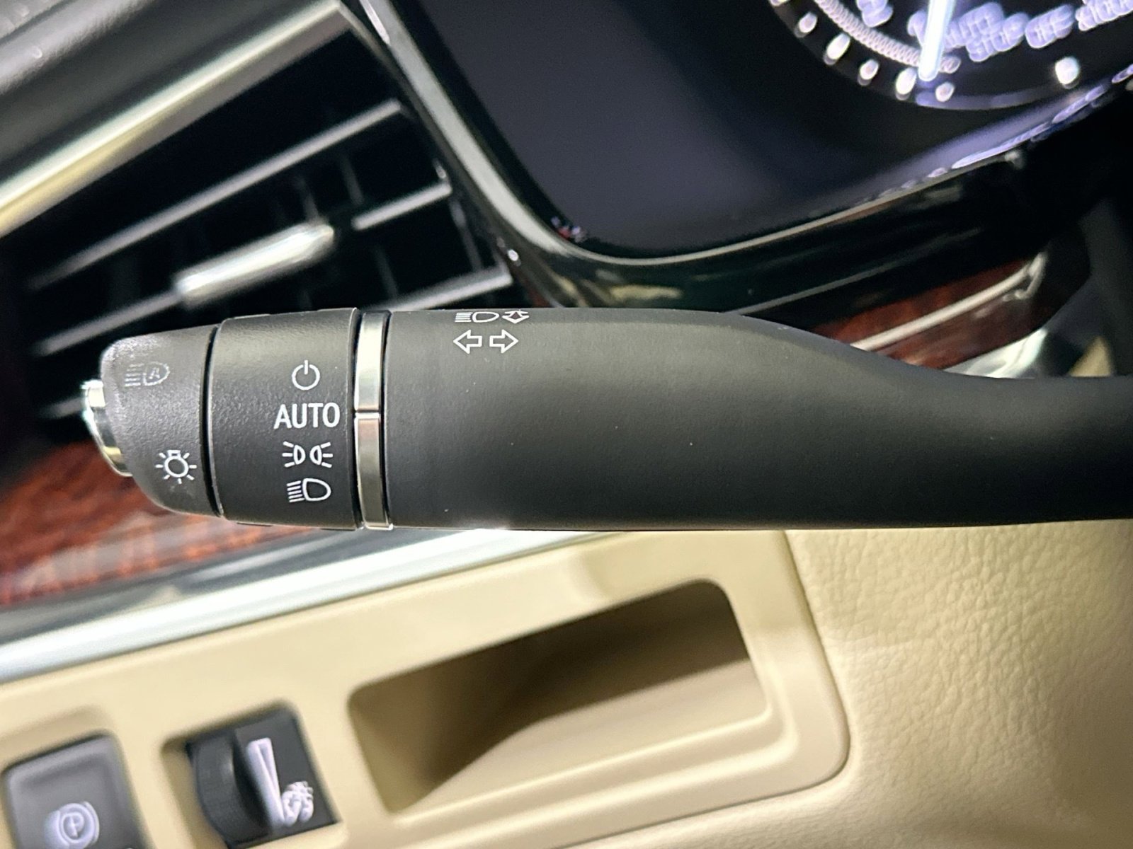 Used 2019 Cadillac XT5 Luxury image 31