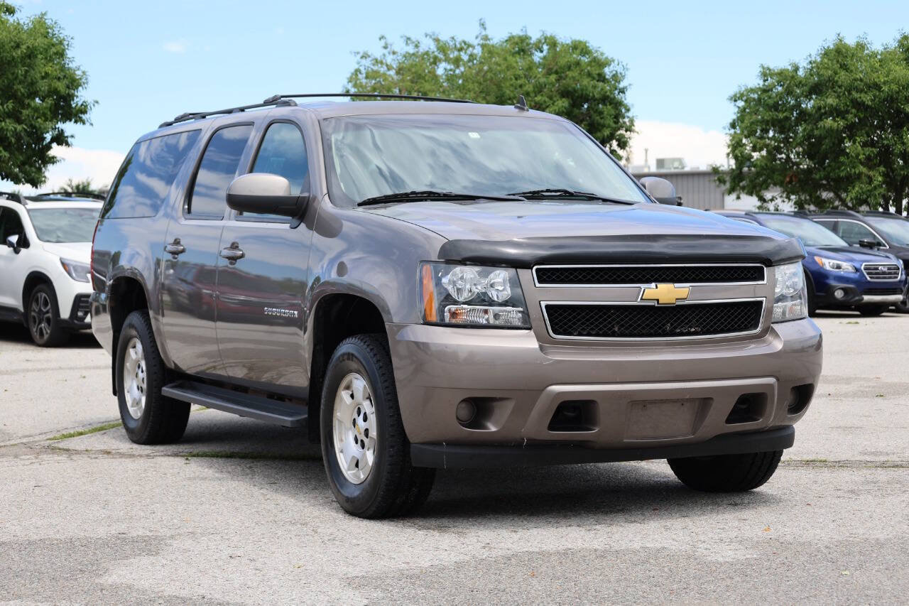 Used 2013 Chevrolet Suburban LS w/ Convenience Package 1 AWD/4WD image 4