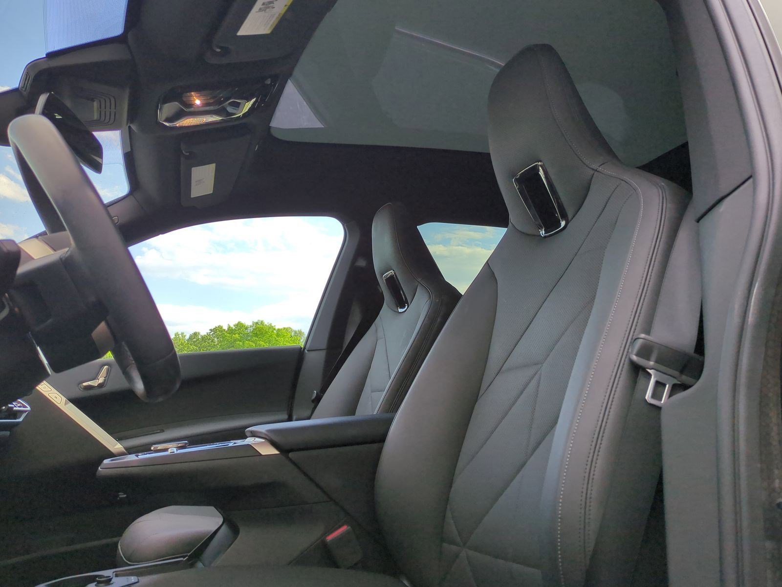 Used 2024 BMW iX xDrive50 w/ Sport Package image 15