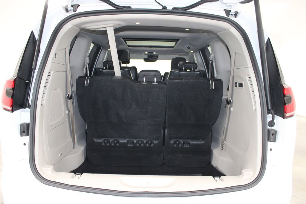 Used 2022 Chrysler Pacifica Limited image 15