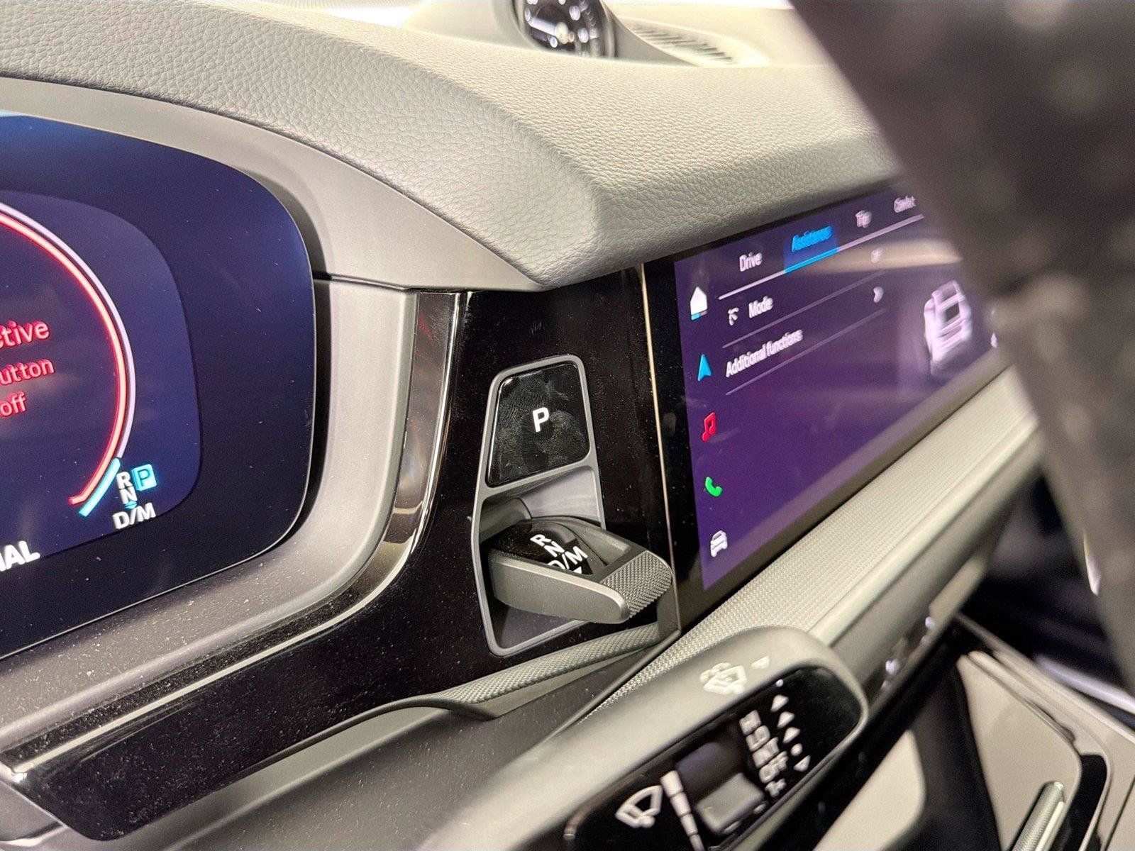 Certified 2025 Porsche Cayenne Coupe AWD/4WD image 34