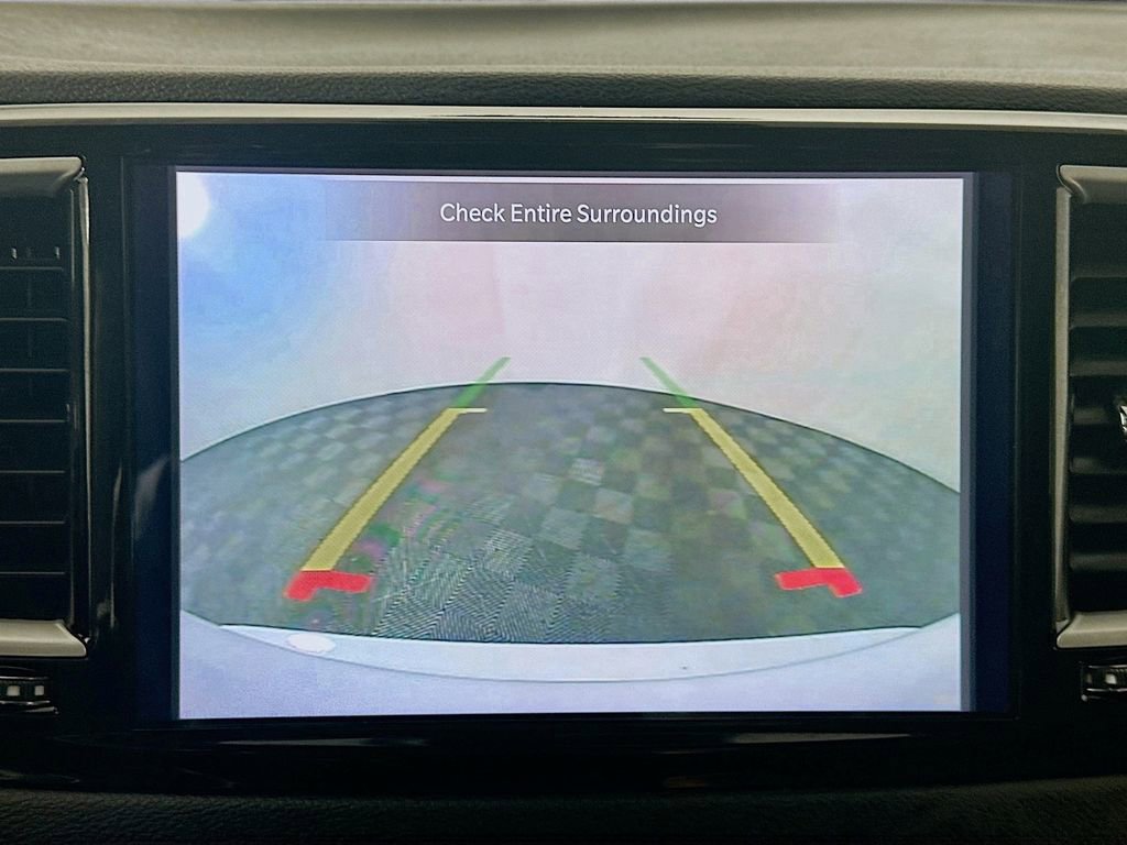 Used 2024 Chrysler Pacifica Touring-L image 20