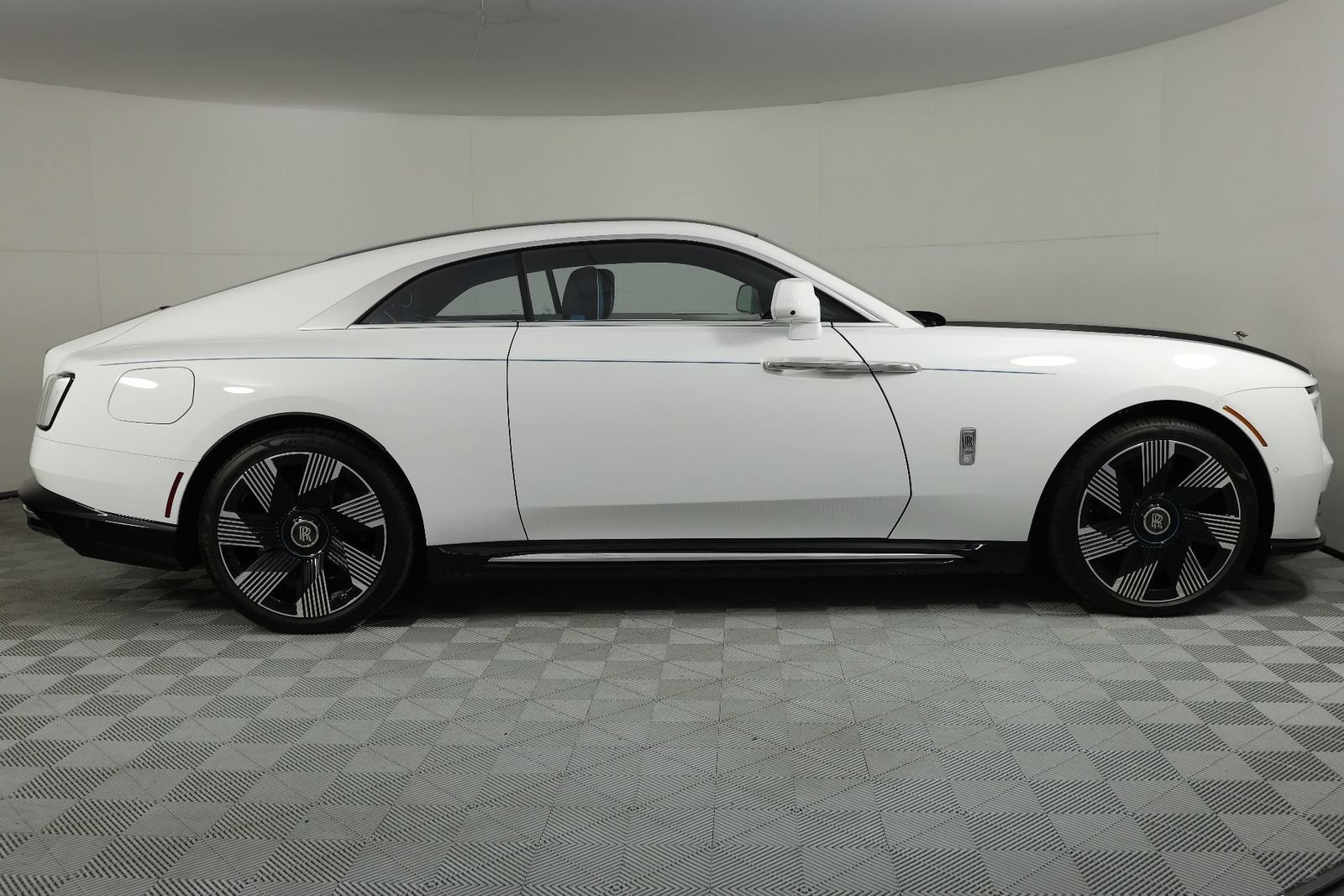 New 2025 Rolls-Royce Spectre w/ Spectre Launch Package AWD/4WD image 8