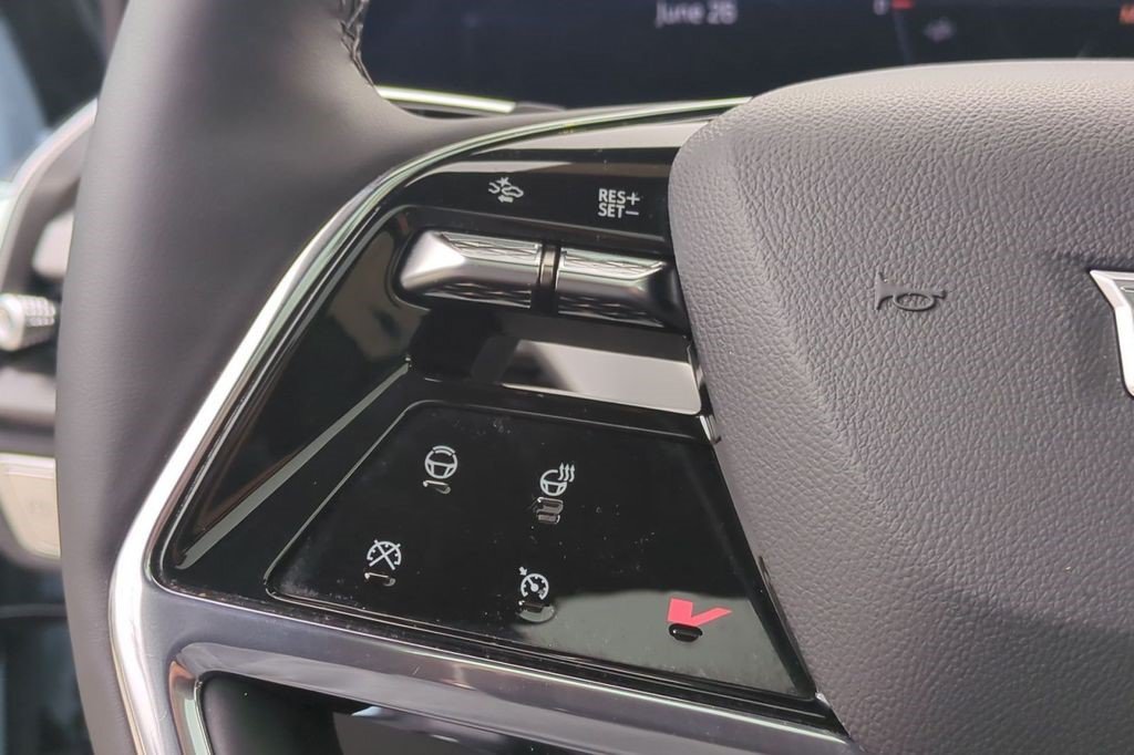 Certified 2026 Cadillac Vistiq Premium Luxury AWD/4WD image 16