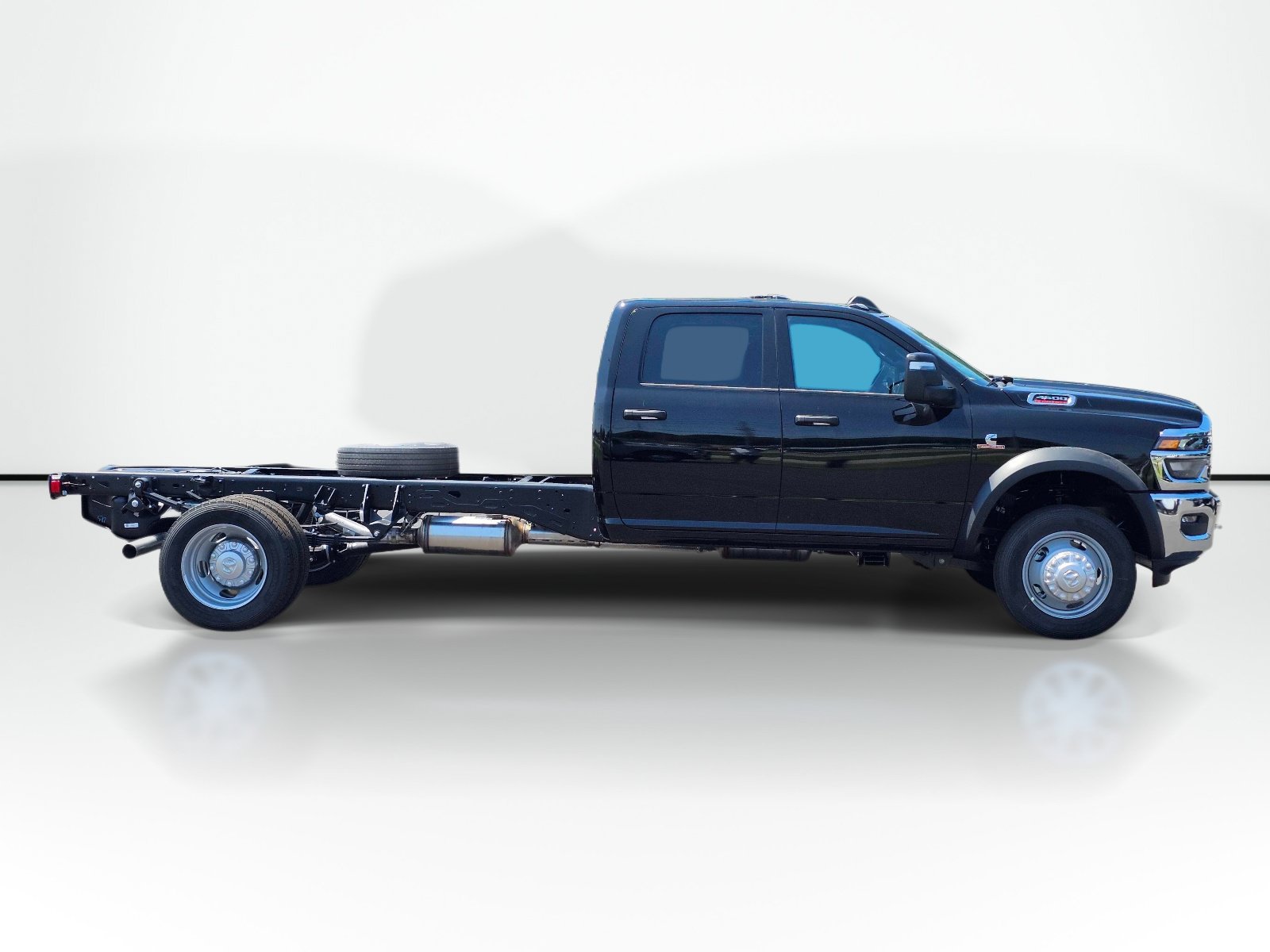 New 2027 RAM 4500 Tradesman w/ Chrome Appearance Group AWD/4WD image 9