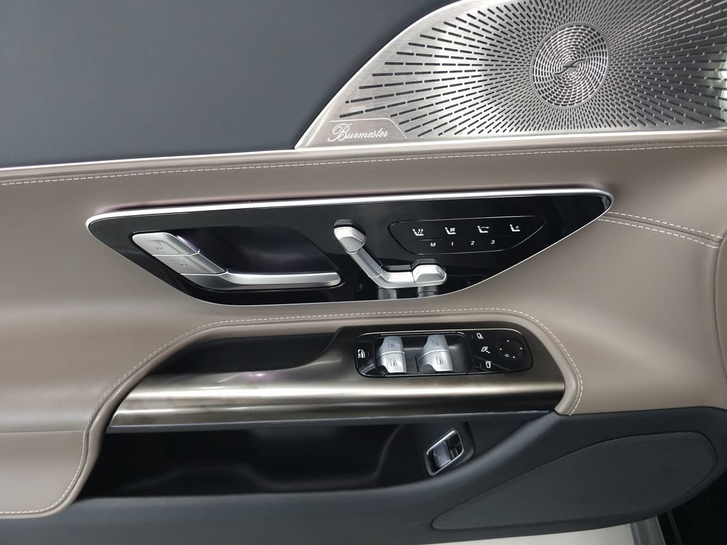 Used 2022 Mercedes-Benz SL 55 AMG 4MATIC w/ Driver Assistance Package image 7