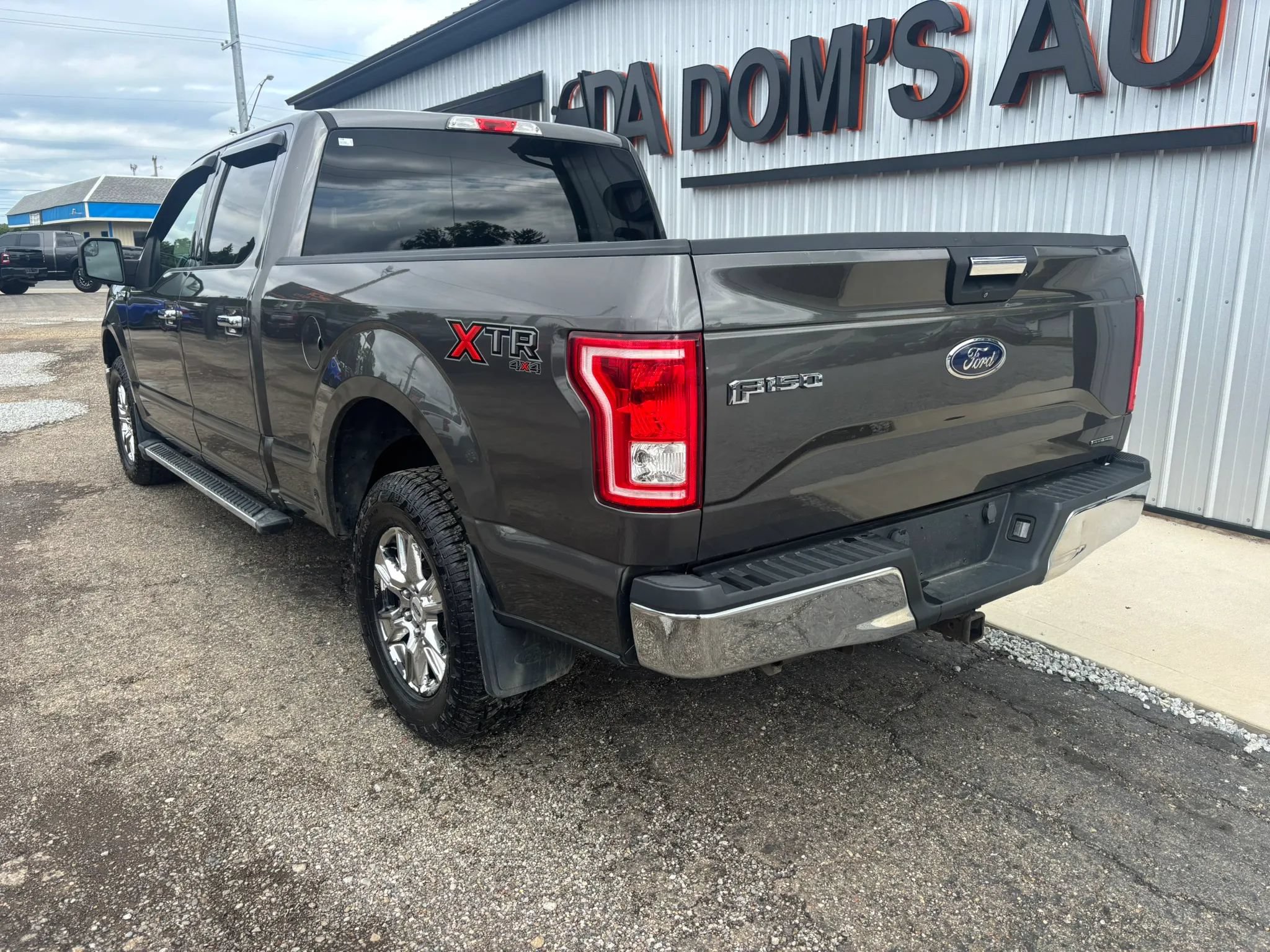 Used 2016 Ford F150 XLT w/ Equipment Group 301A Mid AWD/4WD image 4
