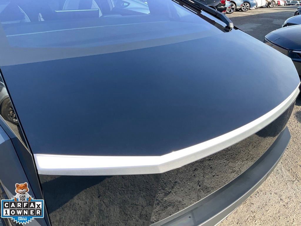 Used 2024 Tesla Cybertruck AWD Crew Cab image 76