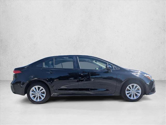 Used 2025 Toyota Corolla LE w/ LE Premium Package FWD image 4