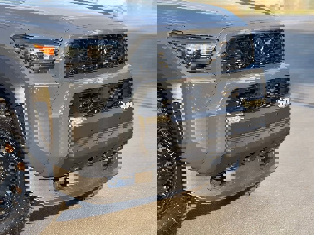 Certified 2025 Toyota 4Runner TRD Off-Road image 6