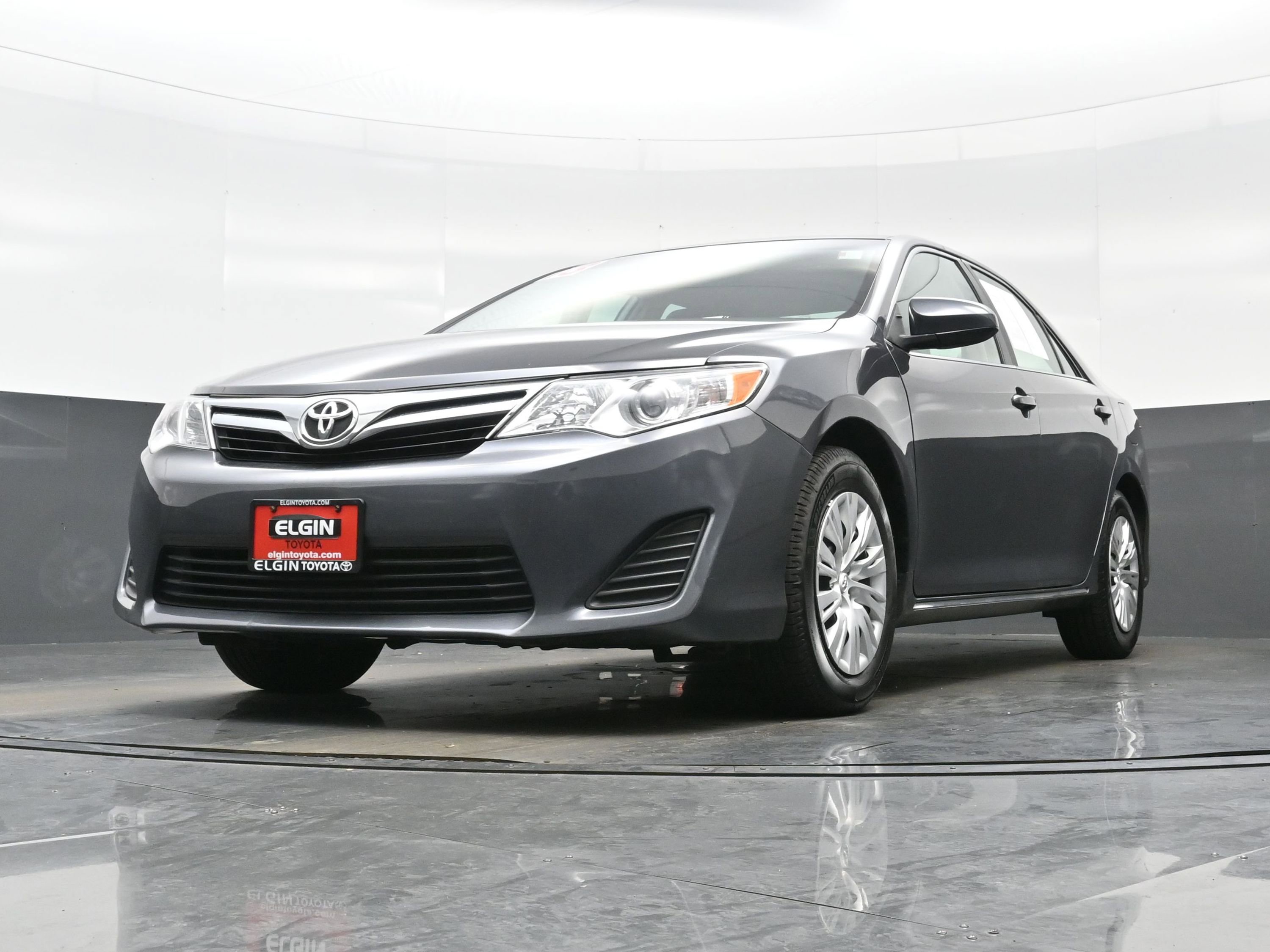 Used 2013 Toyota Camry LE image 23