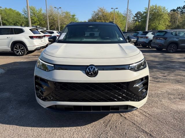 New 2026 Volkswagen Tiguan SE R-Line FWD image 2
