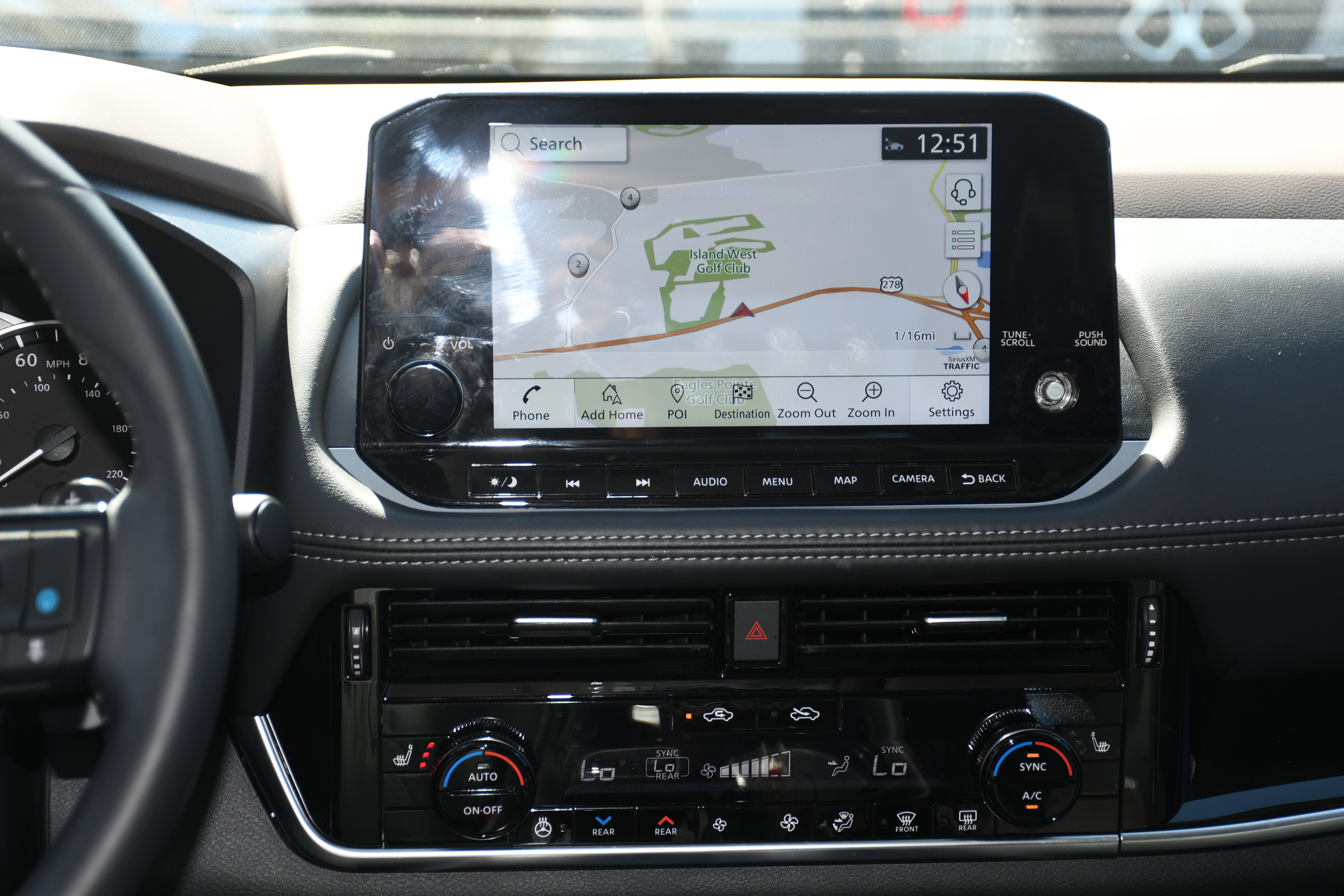 Used 2023 Nissan Rogue SL w/ SL Premium Package image 18