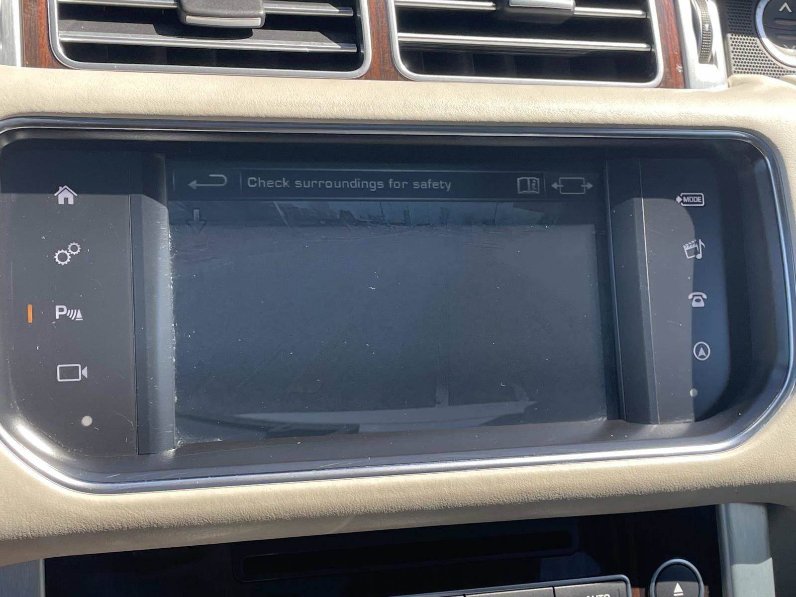 Used 2016 Land Rover Range Rover HSE image 19