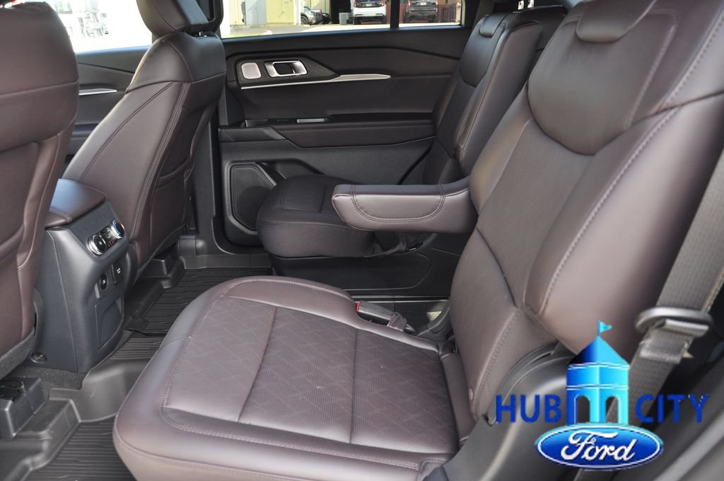 New 2026 Ford Explorer Platinum RWD image 11