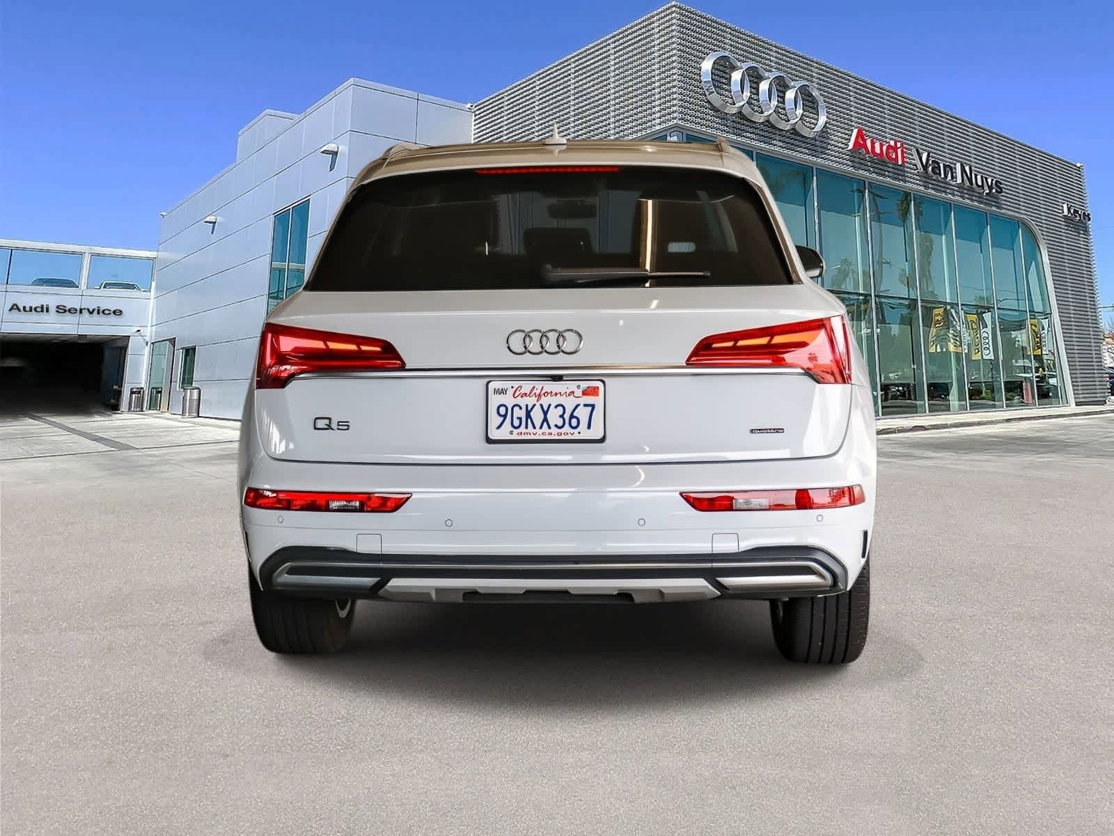 Used 2023 Audi Q5 2.0T Premium w/ Convenience Package AWD/4WD image 3