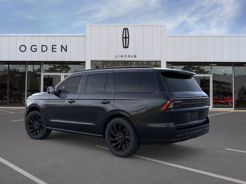 New 2026 Lincoln Navigator Reserve w/ Jet Appearance Package AWD/4WD image 4