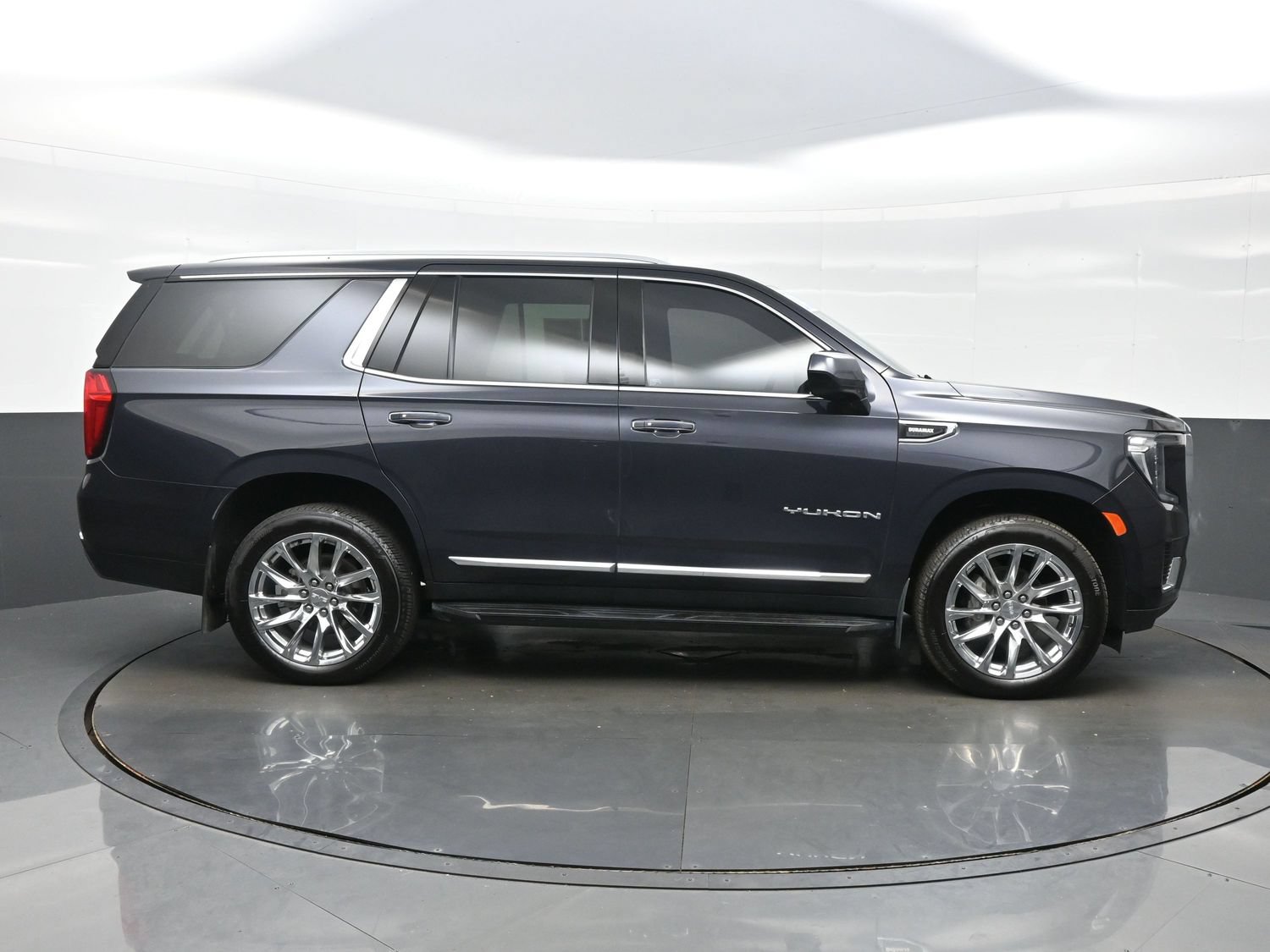 Used 2023 GMC Yukon SLT AWD/4WD image 10