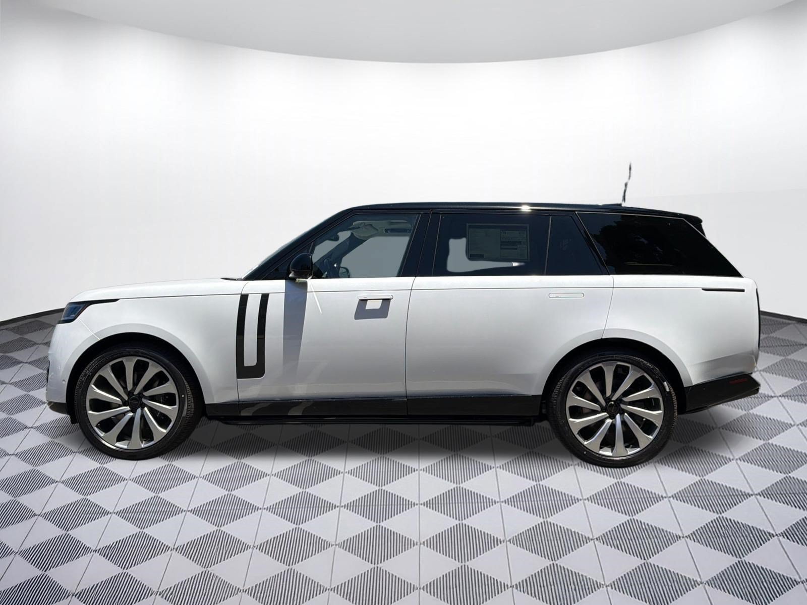 New 2026 Land Rover Range Rover Long Wheelbase SE AWD/4WD image 2