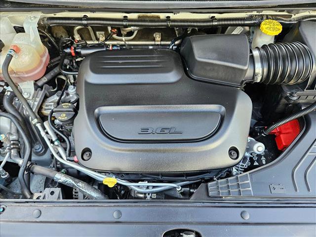 Used 2023 Chrysler Pacifica Touring-L image 21