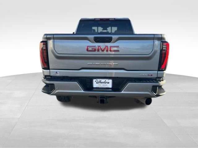Used 2024 GMC Sierra 2500 AT4 w/ AT4 Preferred Package image 6