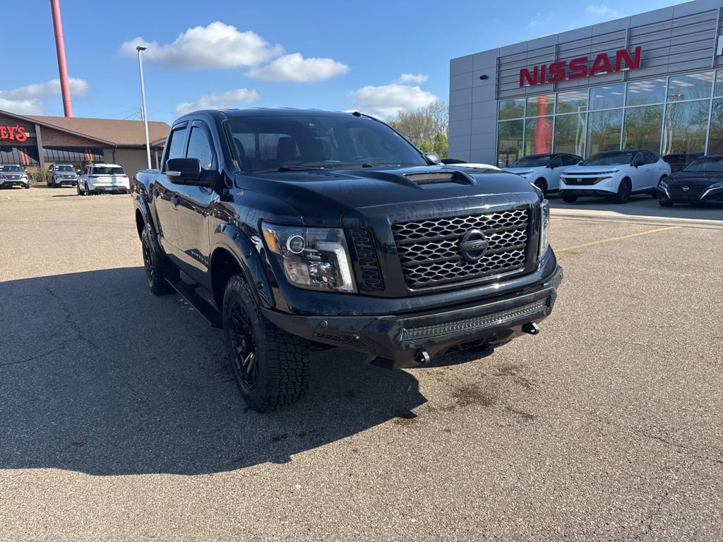 Used 2019 Nissan Titan SL w/ Midnight Edition AWD/4WD image 3