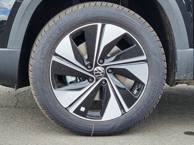 New 2025 Volkswagen Taos SE image 8