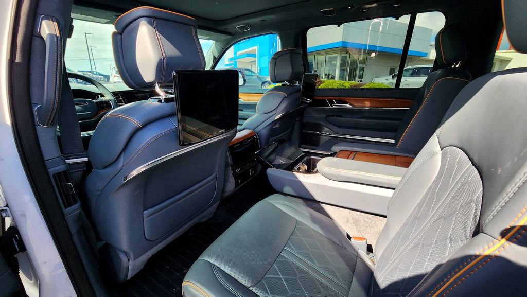 Used 2024 Jeep Grand Wagoneer L Series III w/ Rear Seat Video Group 1 AWD/4WD image 73