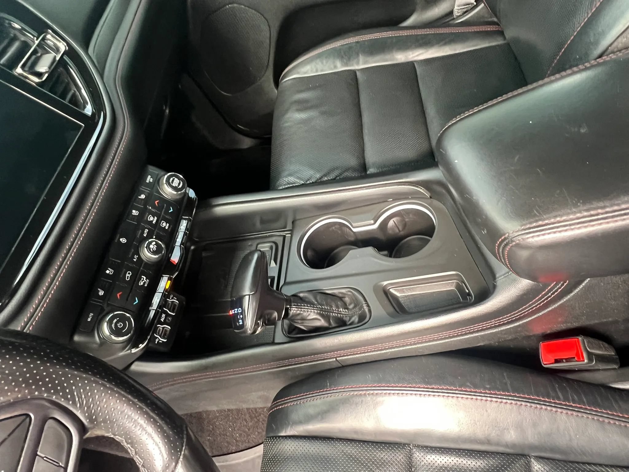 Used 2022 Dodge Durango R/T w/ Blacktop Package AWD/4WD image 16