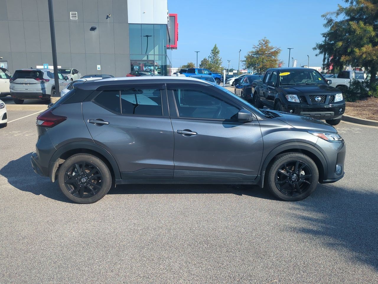 Certified 2021 Nissan Kicks SV FWD image 2