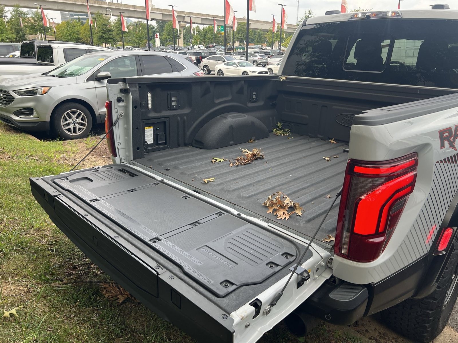 Used 2025 Ford F150 Raptor AWD/4WD image 22