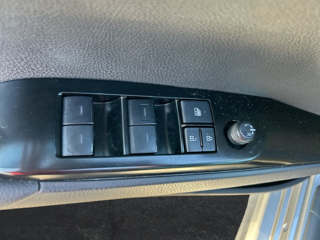 Used 2026 Toyota Camry SE FWD image 13