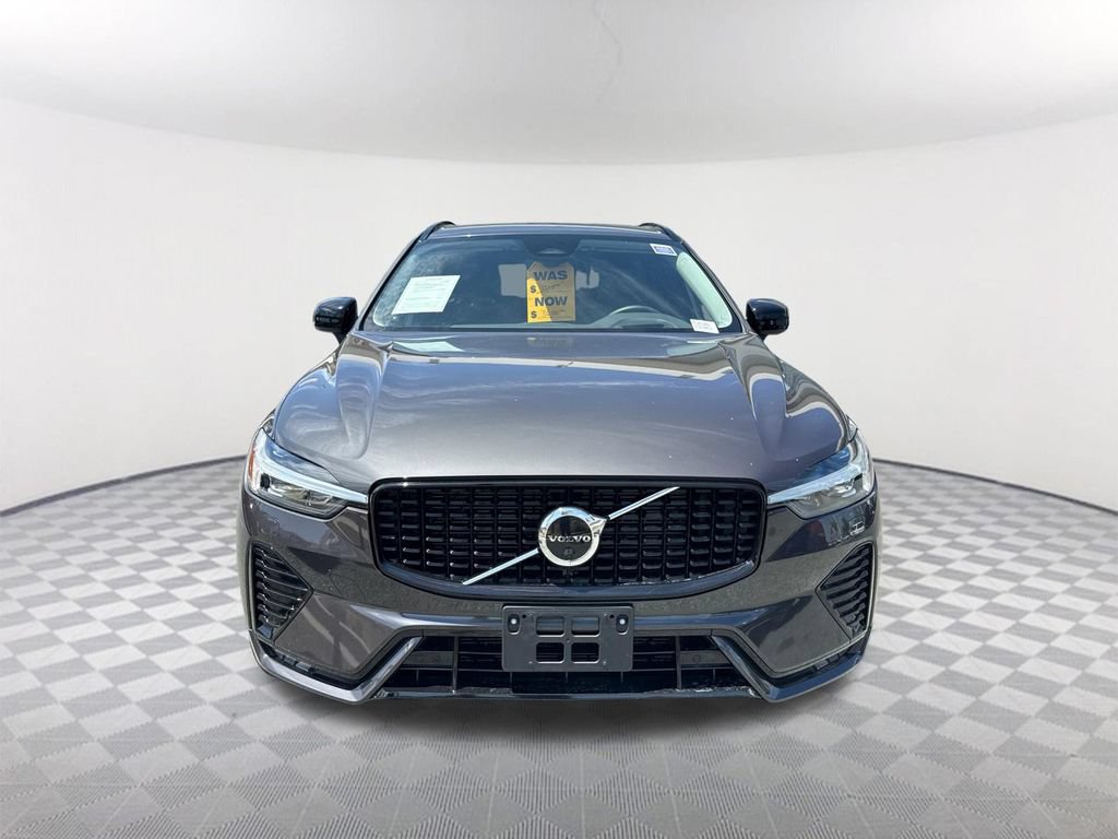 Used 2023 Volvo XC60 B5 Ultimate w/ Climate Package AWD/4WD image 2
