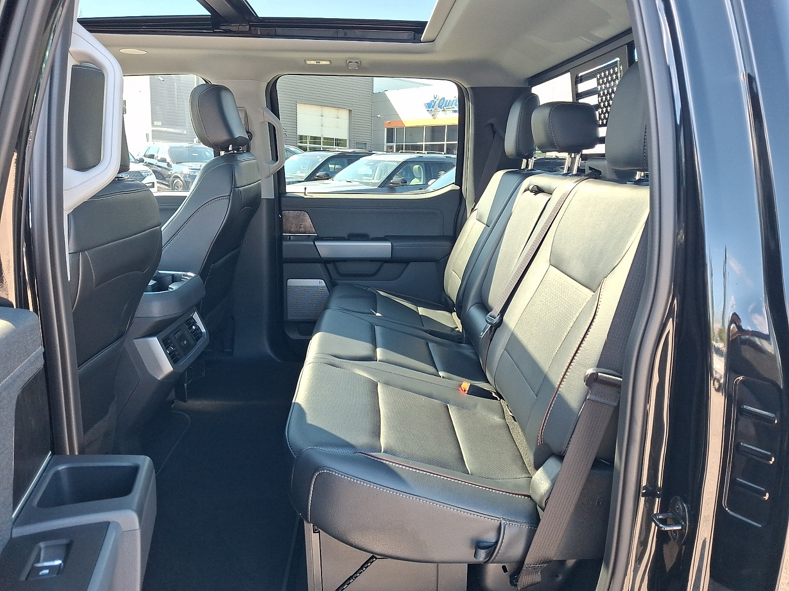 Used 2024 Ford F250 Lariat w/ Lariat Ultimate Package AWD/4WD image 13