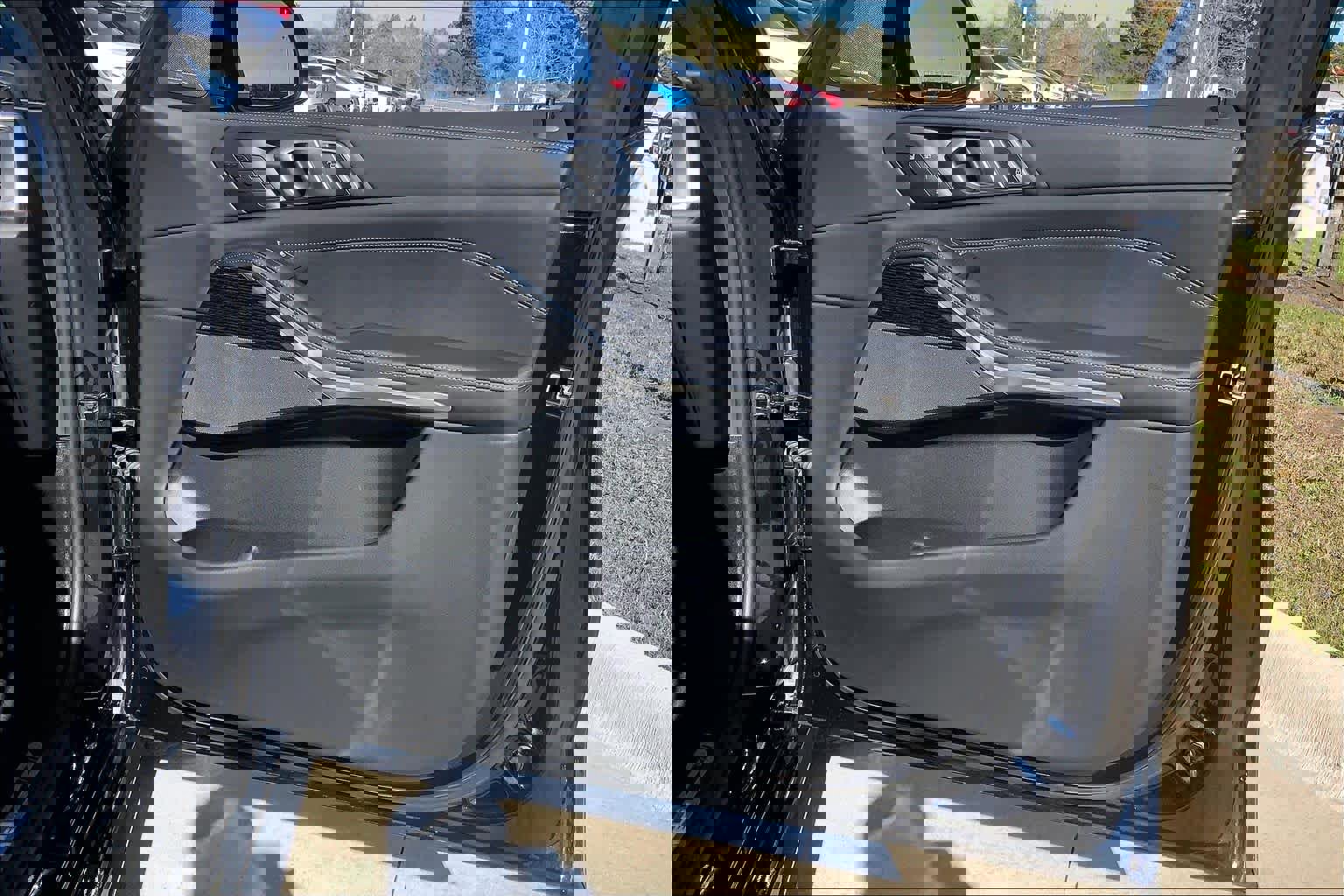 Certified 2025 BMW X5 M60i w/ Executive Package image 26