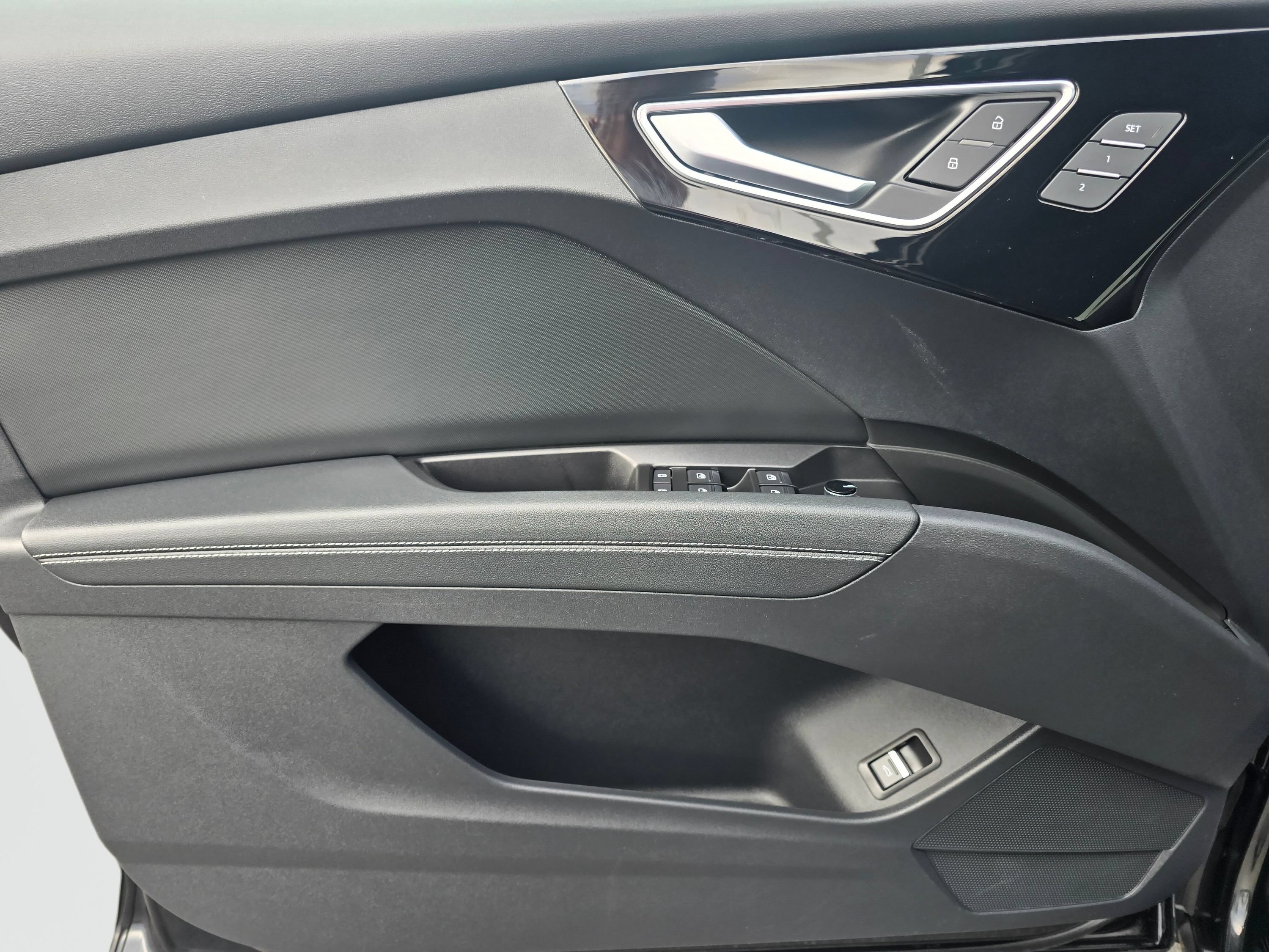 Used 2023 Audi Q4 e-tron Premium Plus w/ Premium Plus RWD image 34