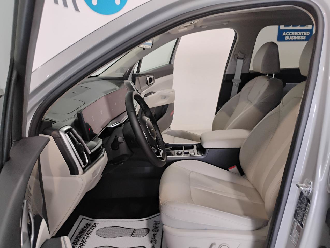 Used 2025 Kia Sorento S w/ Panoramic Sunroof Package FWD image 52