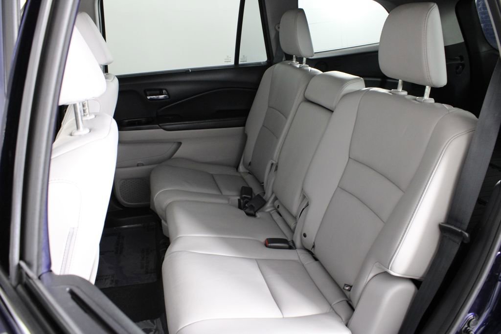 Used 2018 Honda Pilot Touring image 19