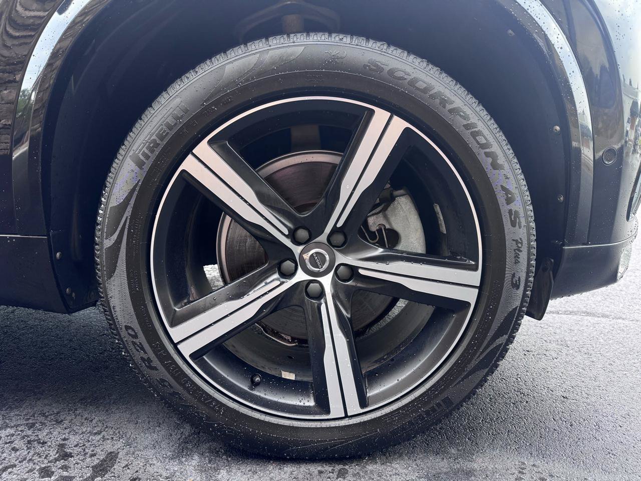 Used 2016 Volvo XC90 T6 R-Design w/ Protection Package AWD/4WD image 9