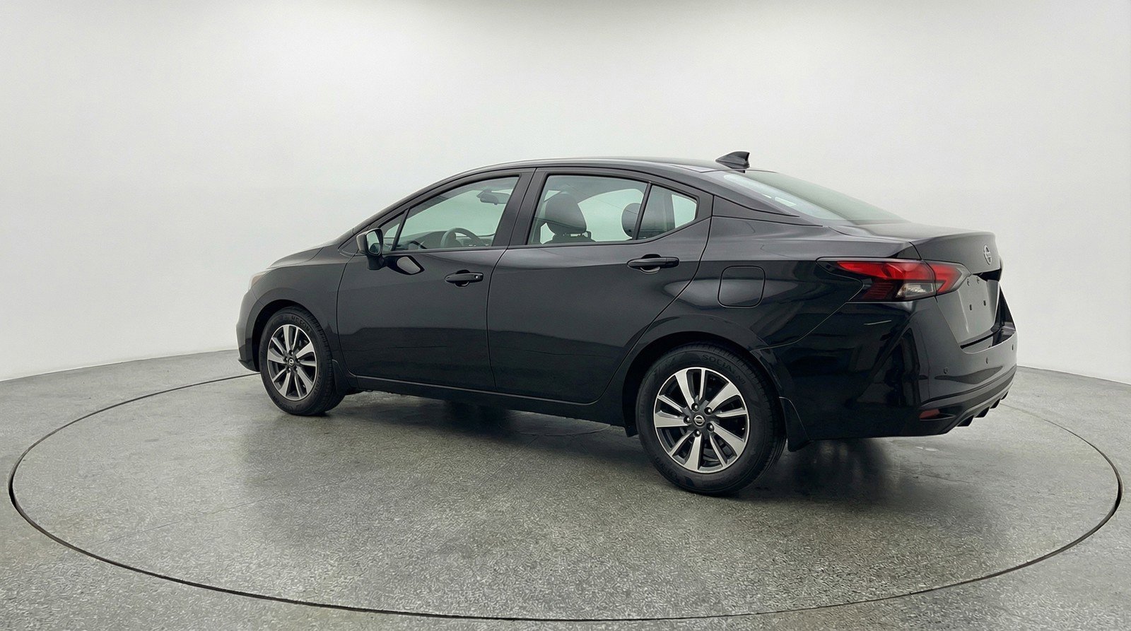 Used 2025 Nissan Versa SV FWD image 6