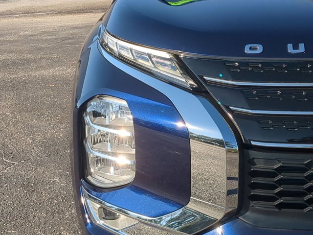 Used 2023 Mitsubishi Outlander SE image 10