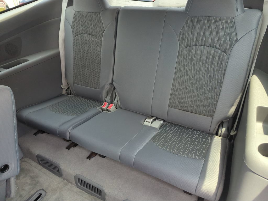 Used 2015 Chevrolet Traverse LT FWD image 28