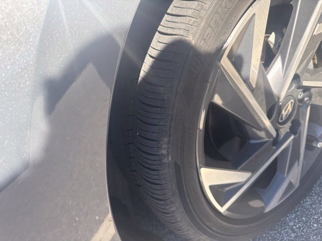 Used 2024 Hyundai Elantra Limited FWD image 17