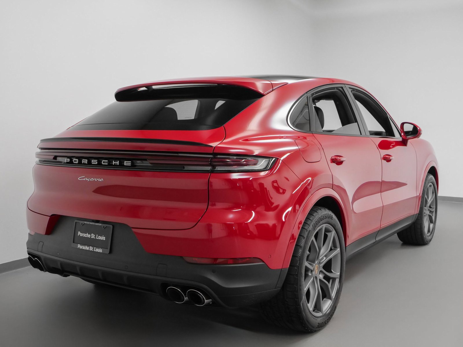 Used 2024 Porsche Cayenne Coupe image 12