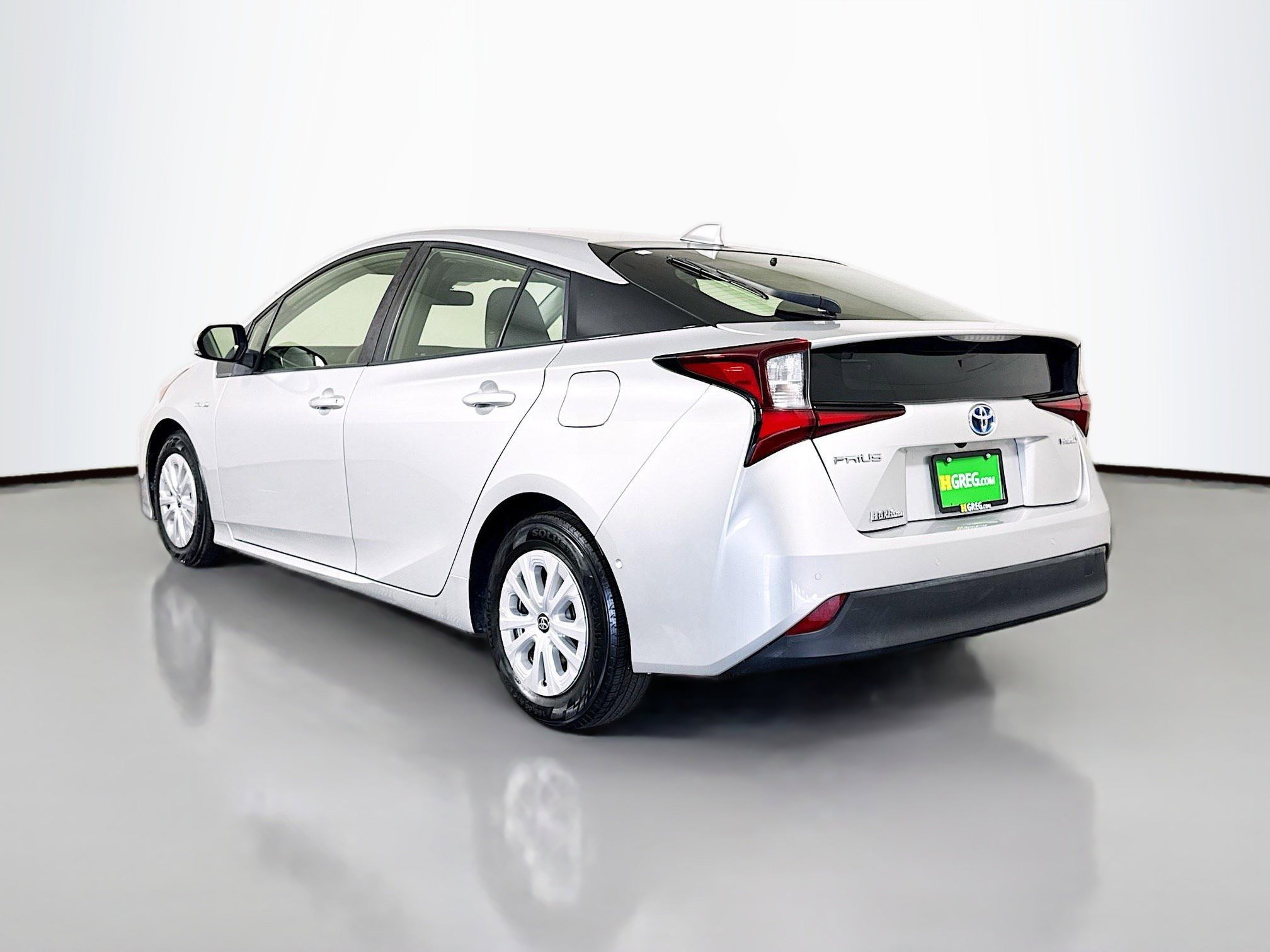 Used 2021 Toyota Prius LE FWD image 7