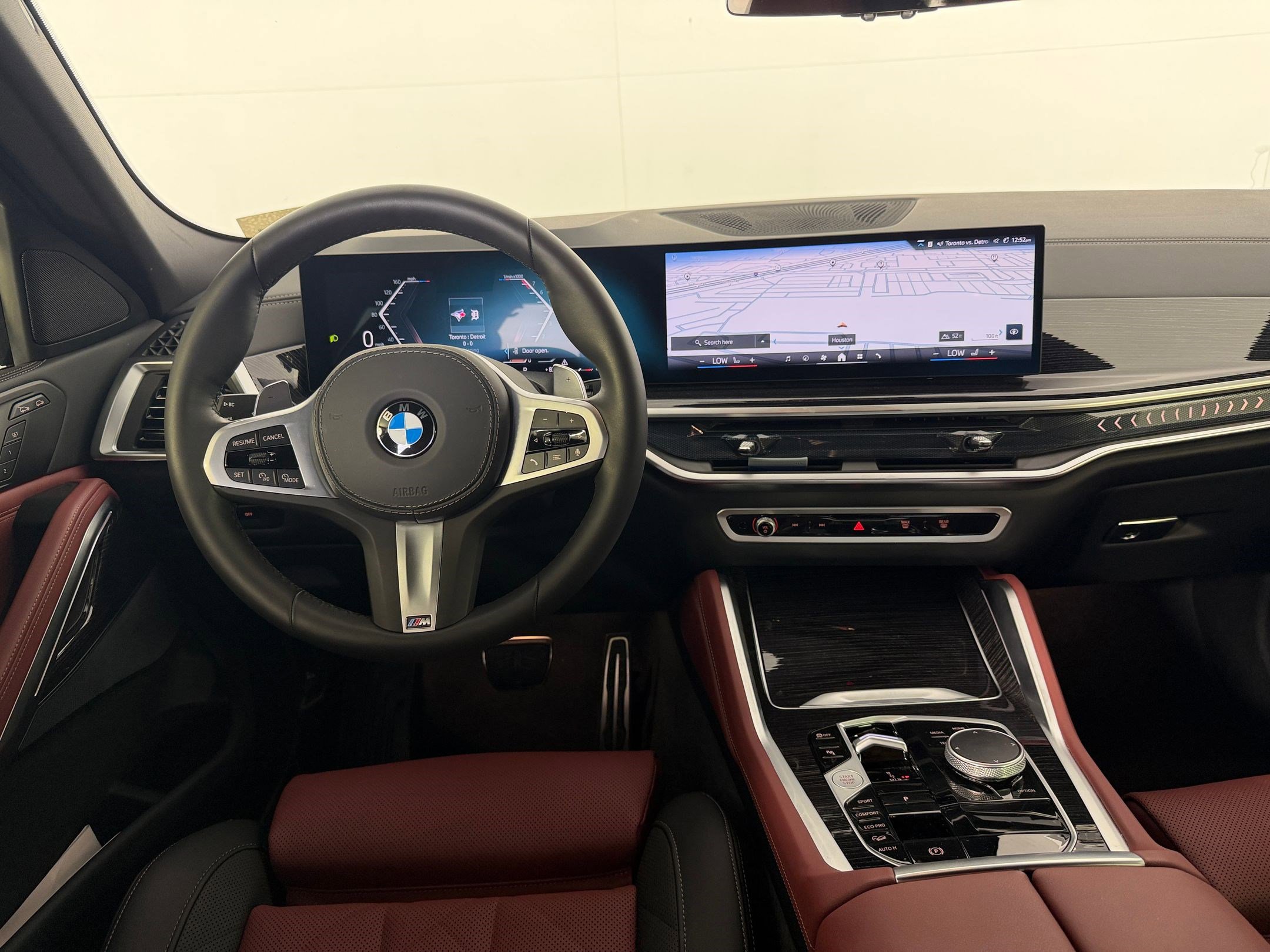 Used 2025 BMW X6 xDrive40i w/ Parking Assistance Package AWD/4WD image 30