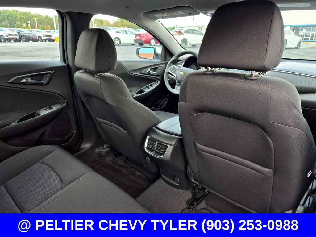 Used 2018 Chevrolet Malibu LT FWD image 15