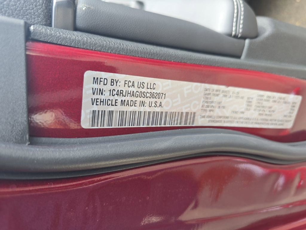 New 2025 Jeep Grand Cherokee Laredo image 36