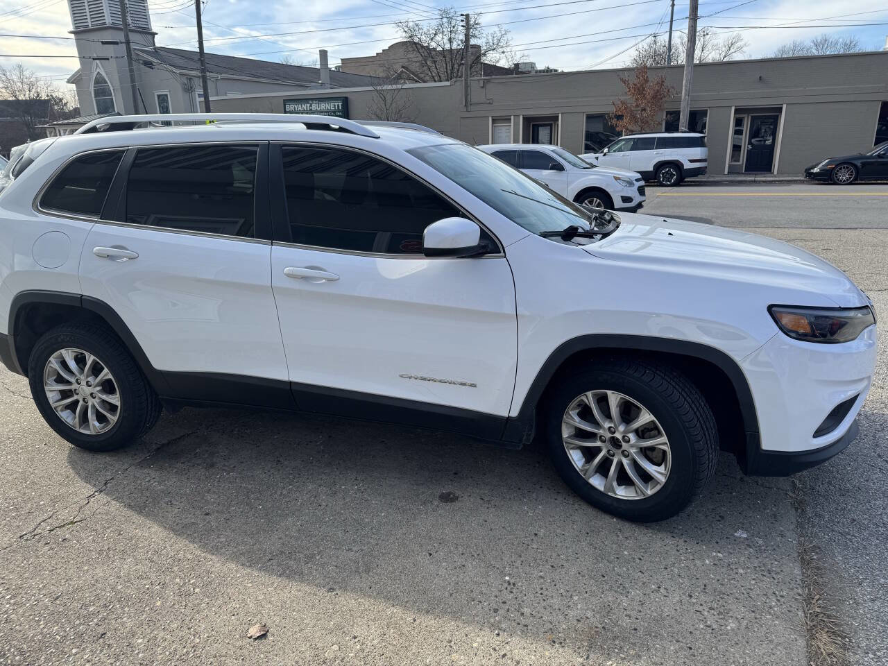 Used 2019 Jeep Cherokee Latitude w/ Cold Weather Group image 9